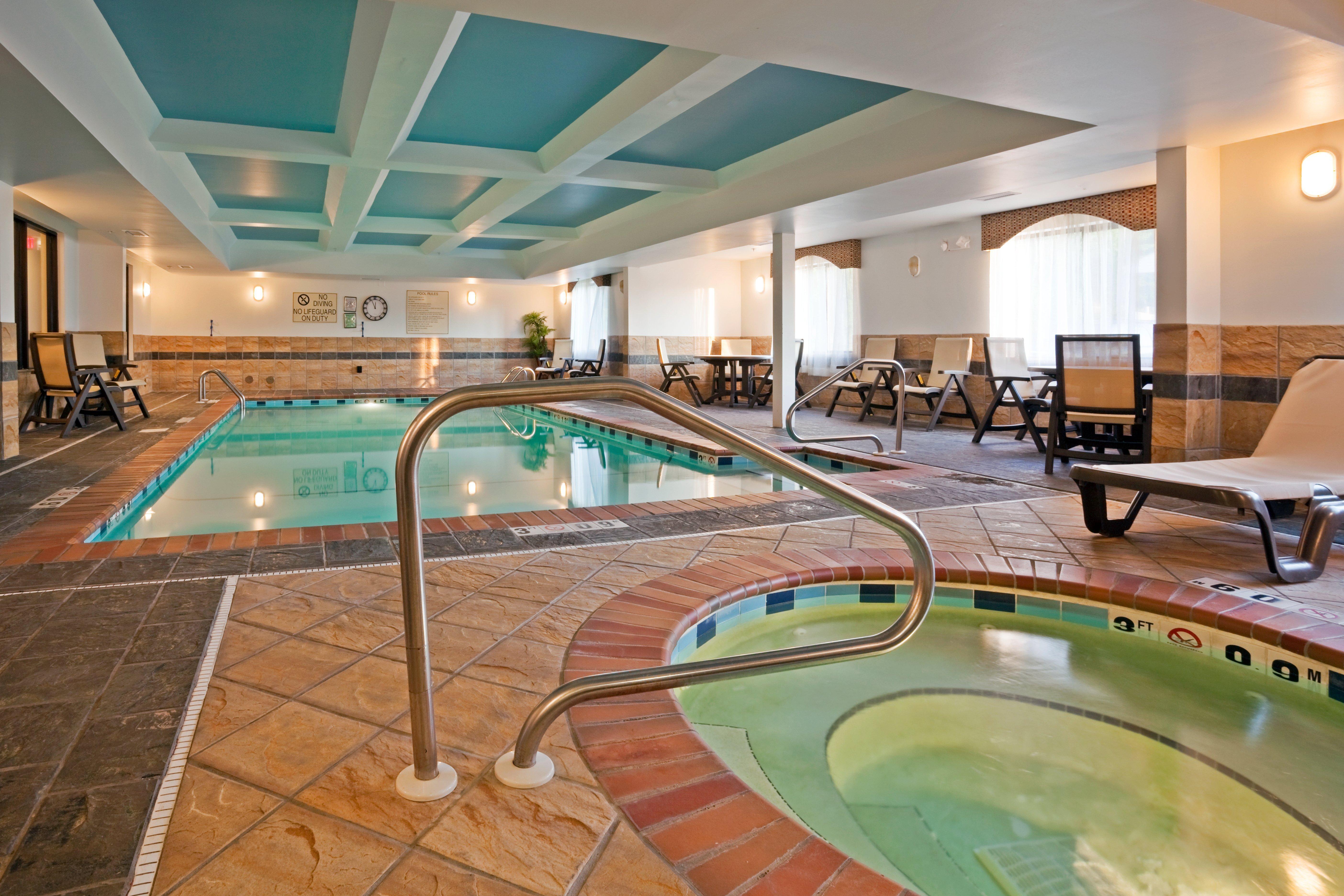 Holiday Inn Express Hotel & Suites Birmingham - Inverness 280 By Ihg Bagian luar foto