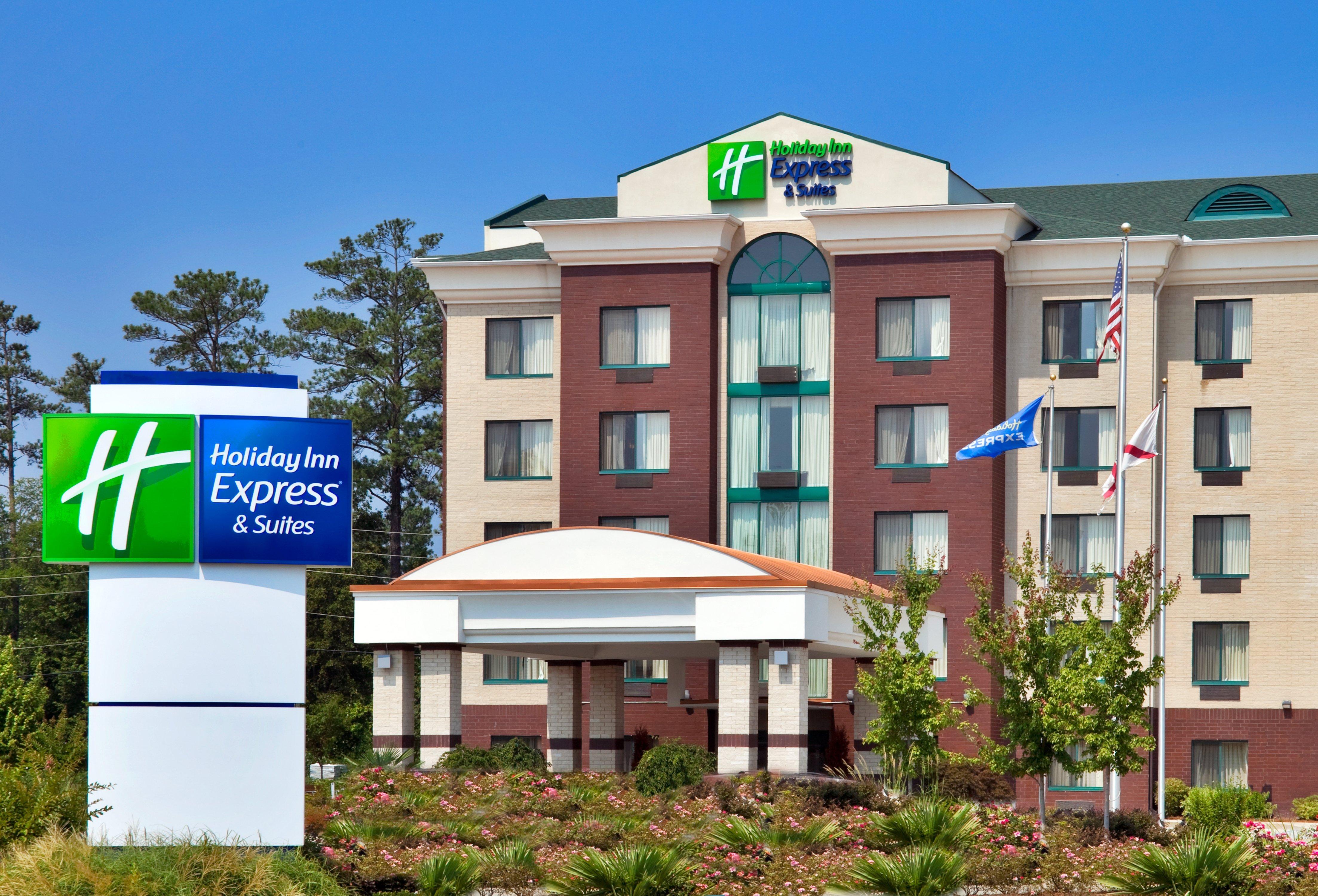 Holiday Inn Express Hotel & Suites Birmingham - Inverness 280 By Ihg Bagian luar foto