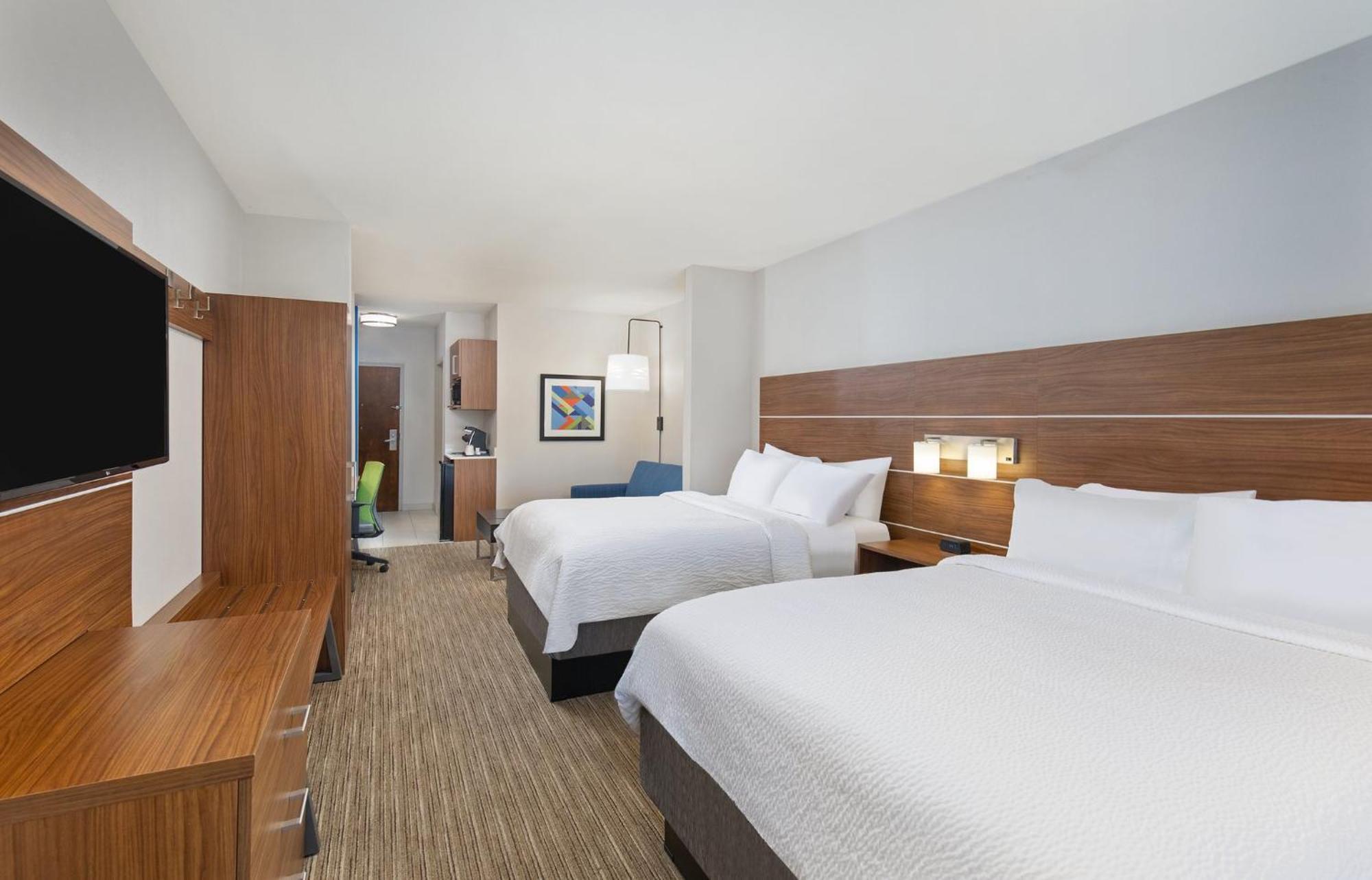 Holiday Inn Express Hotel & Suites Birmingham - Inverness 280 By Ihg Bagian luar foto