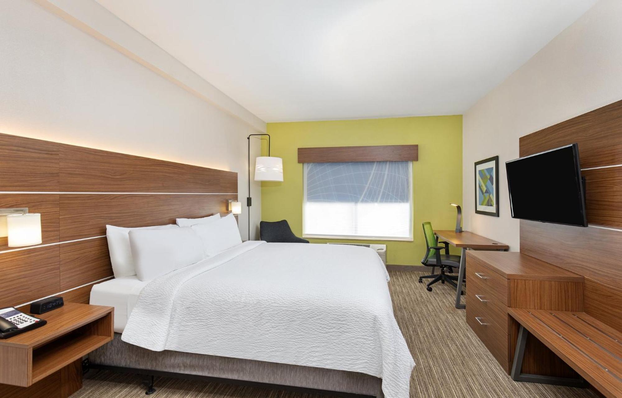 Holiday Inn Express Hotel & Suites Birmingham - Inverness 280 By Ihg Bagian luar foto