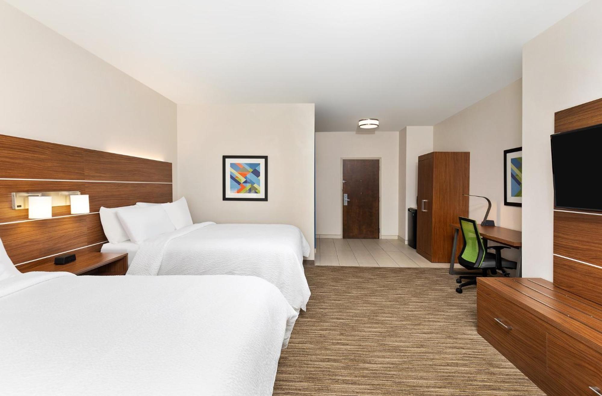 Holiday Inn Express Hotel & Suites Birmingham - Inverness 280 By Ihg Bagian luar foto