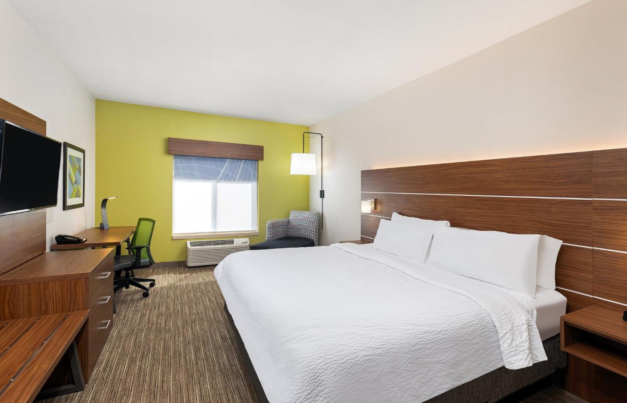 Holiday Inn Express Hotel & Suites Birmingham - Inverness 280 By Ihg Bagian luar foto
