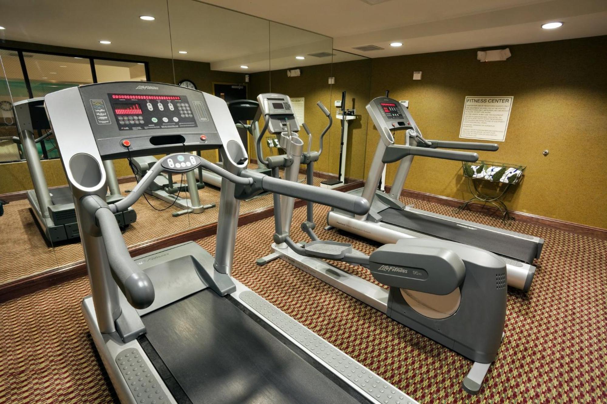 Holiday Inn Express Hotel & Suites Birmingham - Inverness 280 By Ihg Bagian luar foto