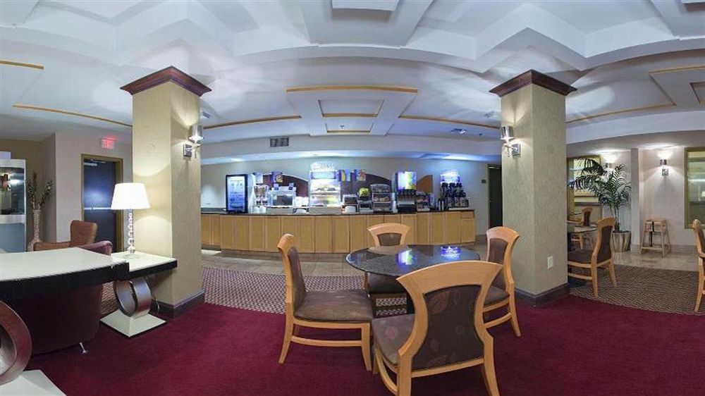 Holiday Inn Express Hotel & Suites Birmingham - Inverness 280 By Ihg Bagian luar foto